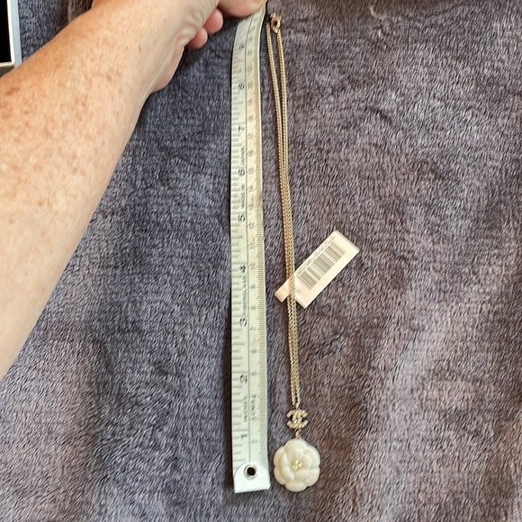 Chanel white necklace w cc logo - Picture 10 of 15